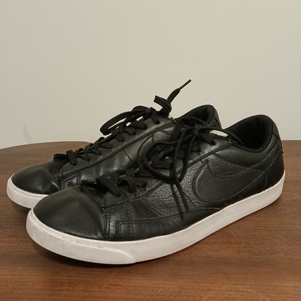 Nike Men's Black Sneakers
